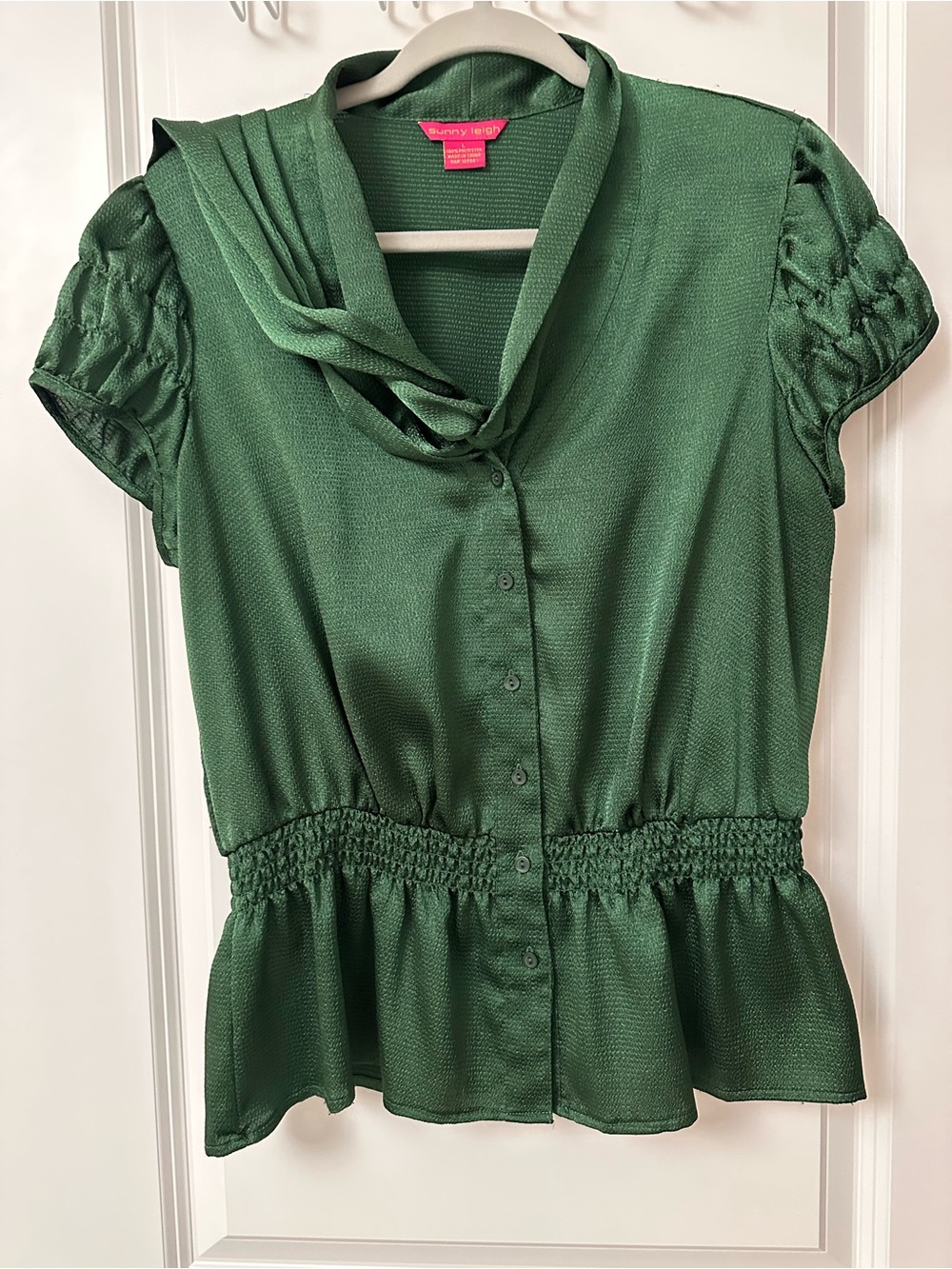 Sunny Leigh Forest Green Tie Neck Peplum Blouse NWOT Size Large